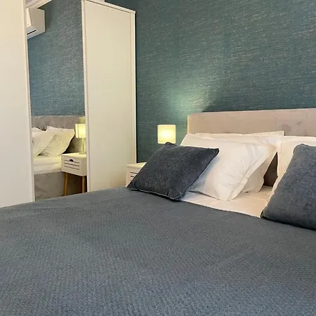 Luxury Private Near Life Апартаменты *